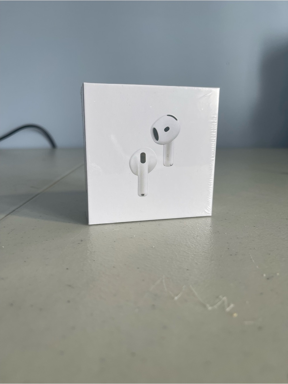 Apple Wireless Earbuds with Charging Case - White